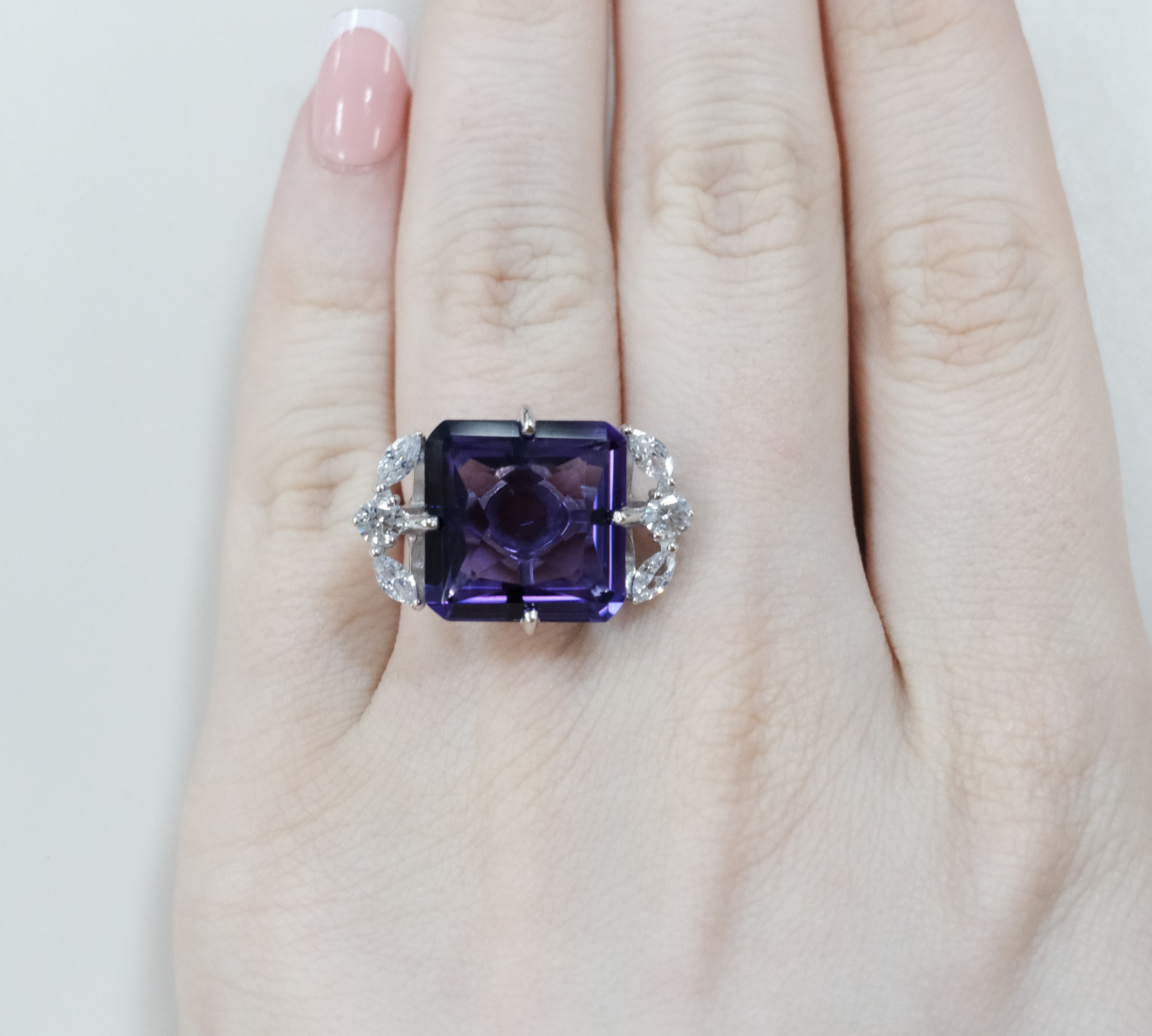 Серебряное кольцо с аметистом